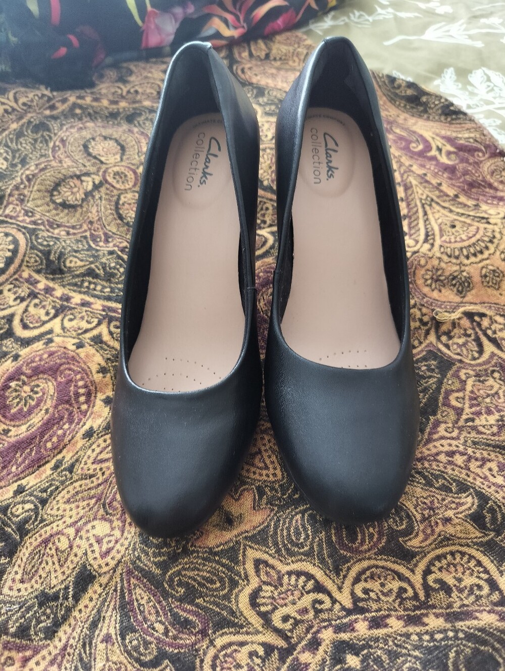Clarks Collection Women's 8.5 Ambyr Joy BlackLeather Comfort Pumps Heels Classic